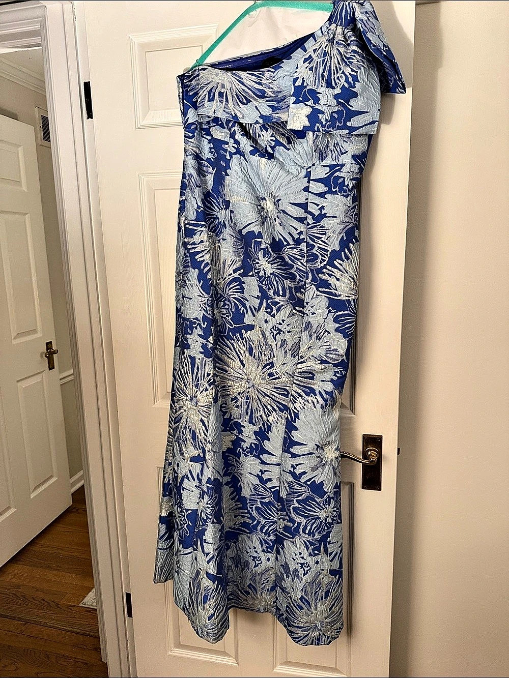 Donna Karan New York One-Shoulder Metallic Jacquard Gown Blue & White Size 14